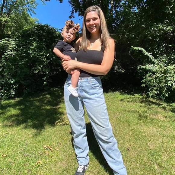 Meet your Posher, Lindsey - Picture 3 of 3